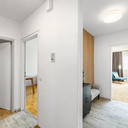 Apartment 3-zimmer City-apartment Ab 4 Wochen Buchbar