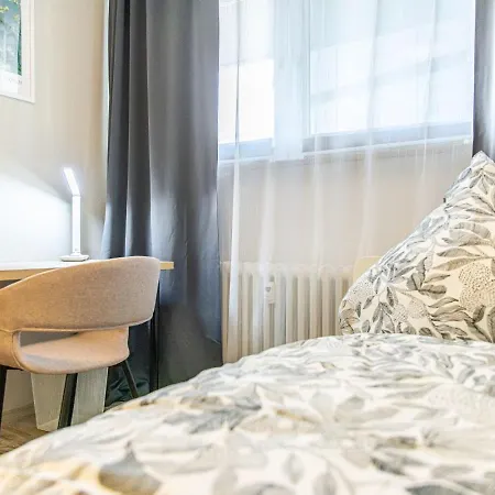 Apartment 3-zimmer City-apartment Ab 4 Wochen Buchbar *