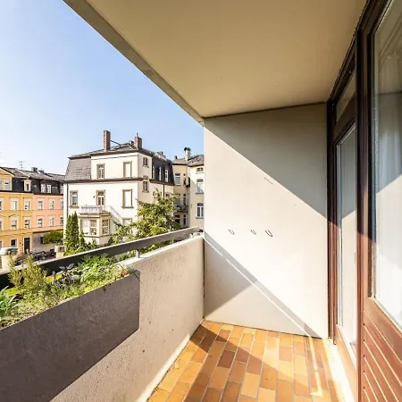 Apartment 3-zimmer City-apartment Ab 4 Wochen Buchbar *